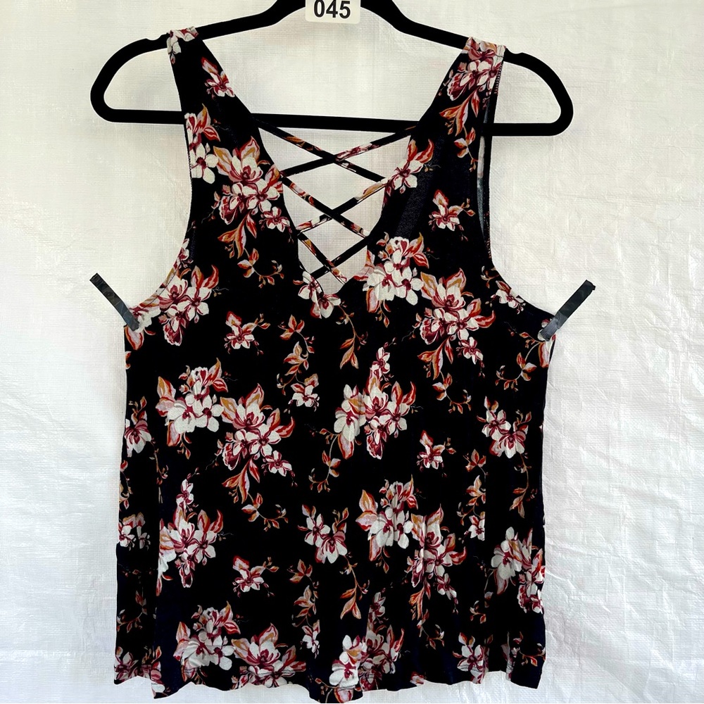 Soft & Sexy Crepe American Eagle floral tank top. Crisscross lace up.Sz M medium